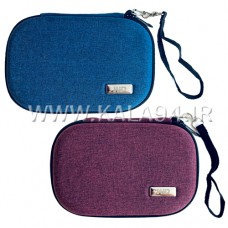 کیف هارد WD اندازه کوچک / فول ضربه گیر / ضربه گیر حبابدار یه طرف و دوخت کش و توری داخلی طرف دیگر / جا فلش و مموری و سیم کارت مازاد / دارای بند مجزا / کیفیت جنس و دوخت بسیار عالی